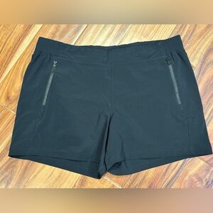 Women's Columbia PFG Black Shorts. XL